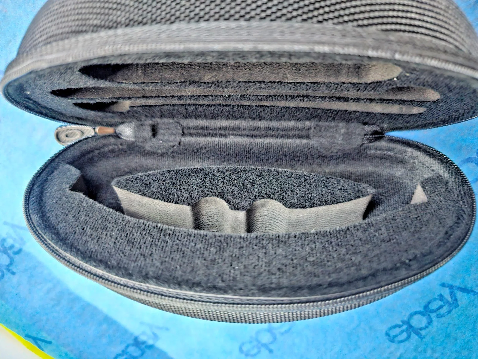 NEW OAKLEY BLACK LARGE ZIPPER COMPARTMENT SUNGLASS EYEGLASSES OPTICAL CASE ONLY 2